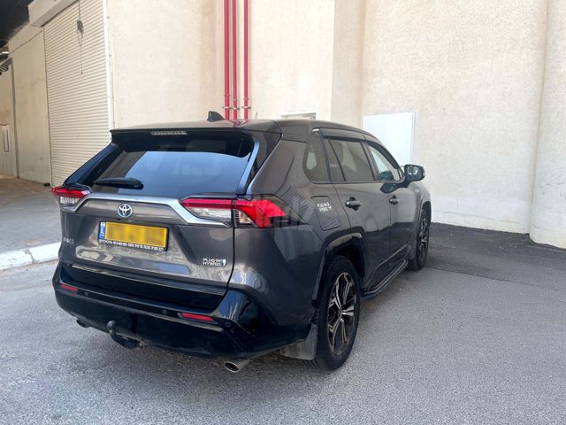 טויוטה RAV4