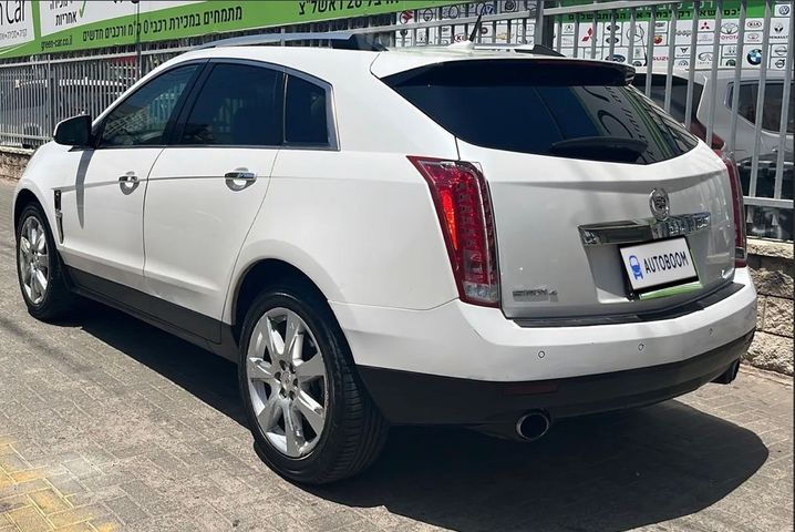 מודעת רכב קאדילק SRX