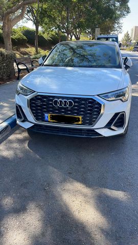 אאודי Q3