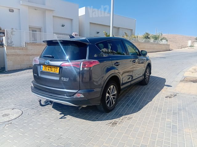 טויוטה RAV4