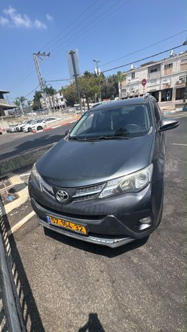 טויוטה RAV4