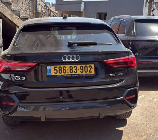אאודי Q3