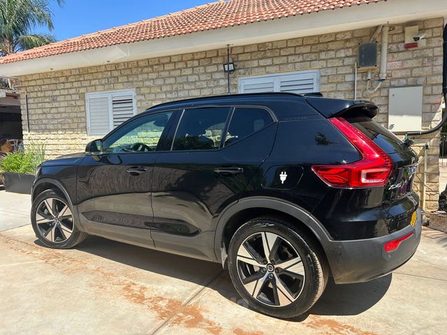 וולוו XC40