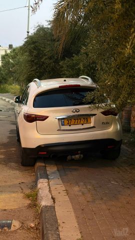 אינפיניטי G37