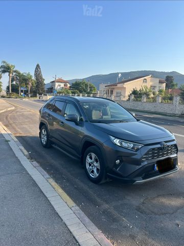 מודעת רכב טויוטה RAV4