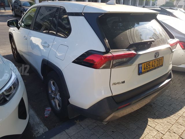 טויוטה RAV4