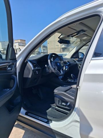 ב מ וו iX3