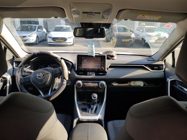 טויוטה RAV4