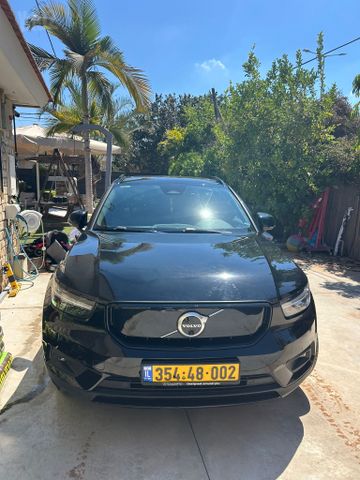 מודעת רכב וולוו XC40