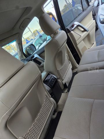 טויוטה לנד קרוזר