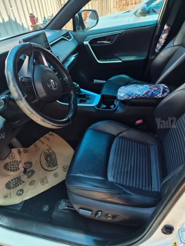 טויוטה RAV4