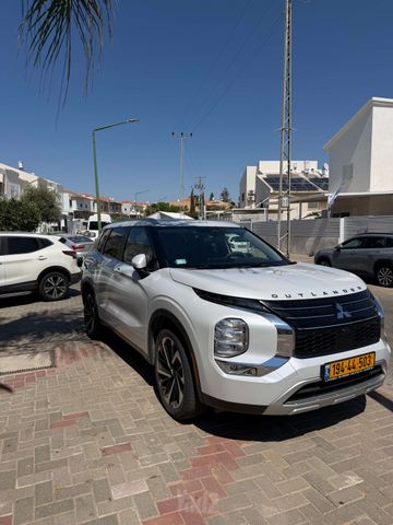 מיצובישי אאוטלנדר