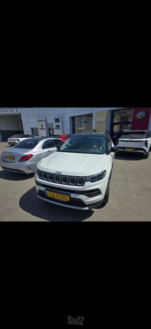 מודעת רכב ג'יפ קומפאס