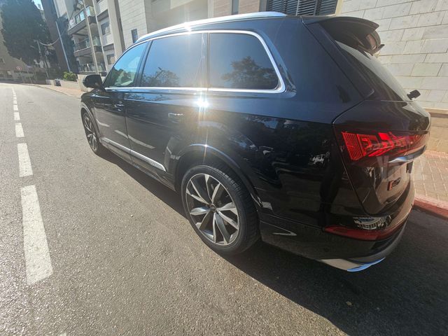 אאודי Q7