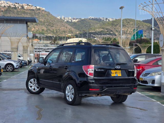 סובארו פורסטר
