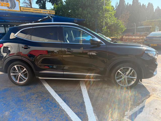 אם ג'י EHS PHEV