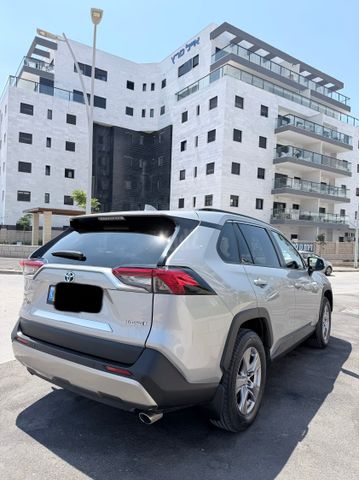 טויוטה RAV4
