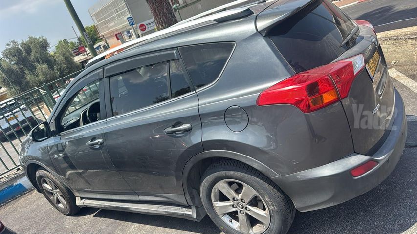 טויוטה RAV4