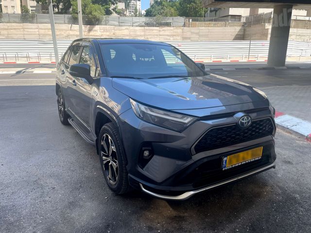 מודעת רכב טויוטה RAV4