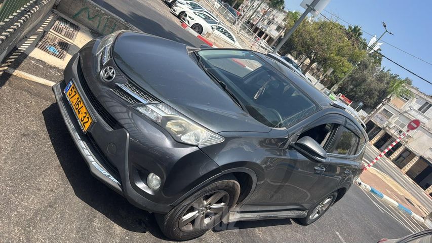 טויוטה RAV4