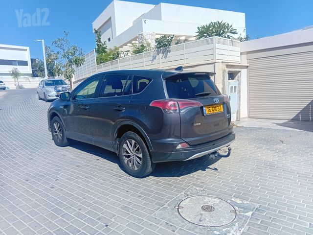 טויוטה RAV4