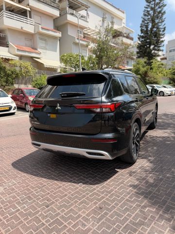 מיצובישי אאוטלנדר