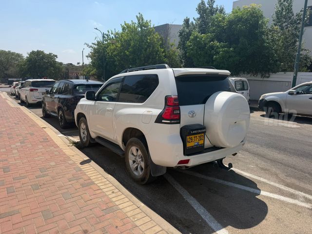 טויוטה לנד קרוזר