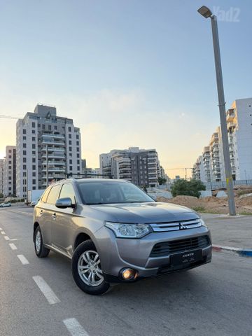 מיצובישי אאוטלנדר