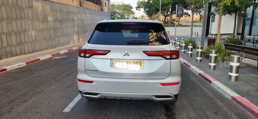 מיצובישי אאוטלנדר