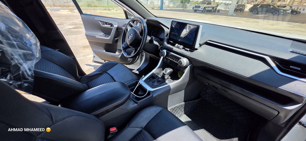טויוטה RAV4