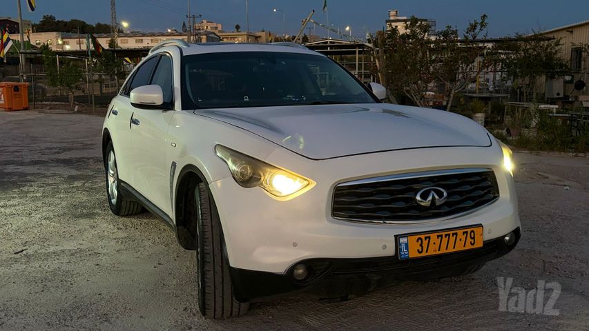 אינפיניטי G37