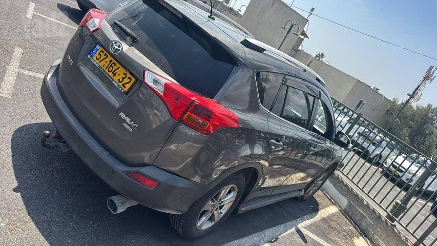 טויוטה RAV4