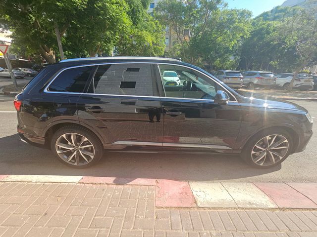 אאודי Q7