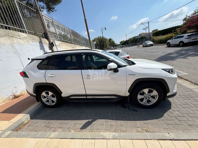 מודעת רכב טויוטה RAV4