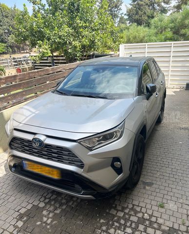 טויוטה RAV4