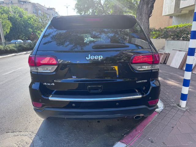 מודעת רכב ג'יפ גרנד צ'ירוקי