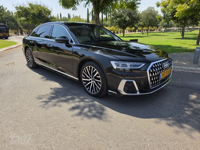 אאודי A8