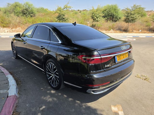 אאודי A8