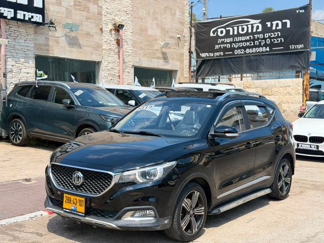 מודעת רכב אם ג'י ZS