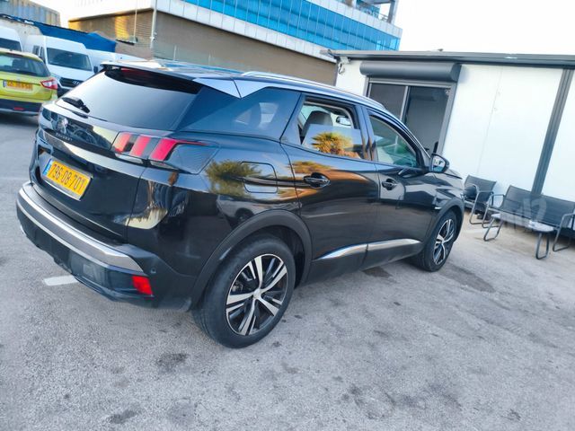 פיג'ו 3008