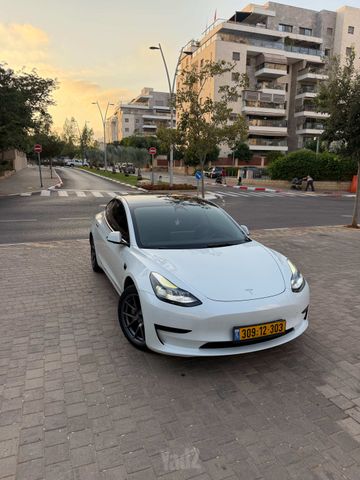 טסלה מודל 3