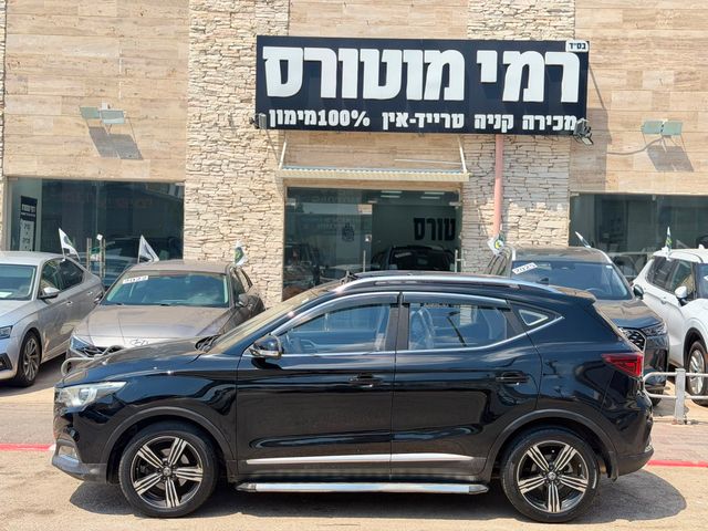 אם ג'י ZS