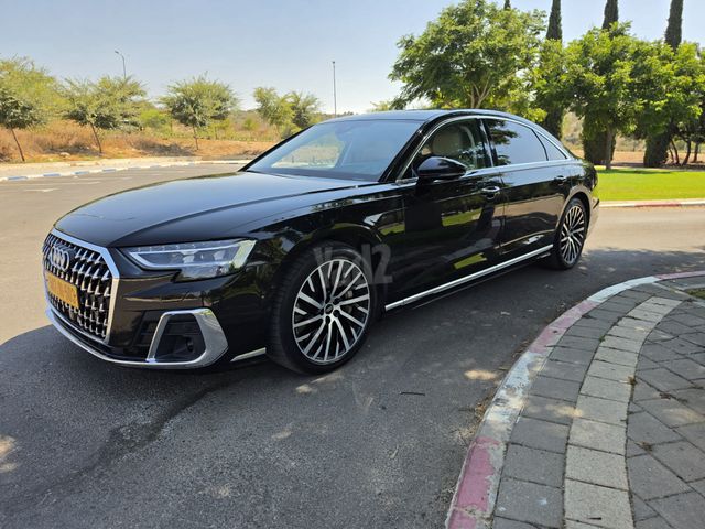 אאודי A8