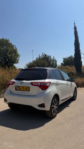 טויוטה יאריס