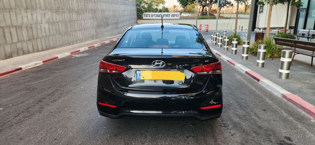 יונדאי אקסנט i25