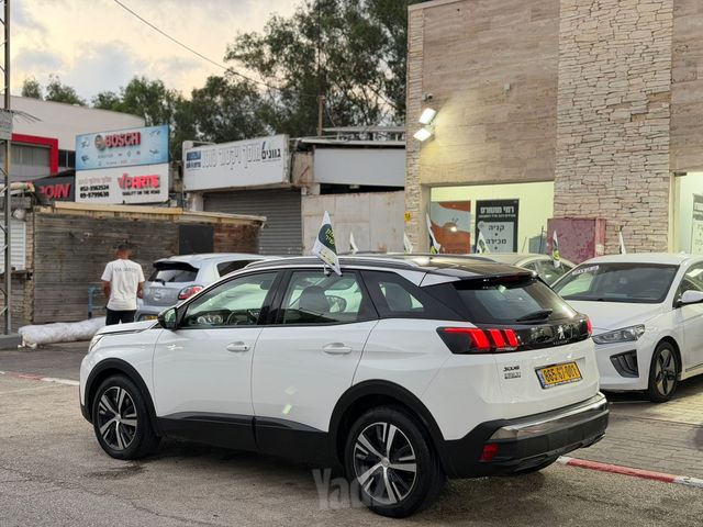 פיג'ו 3008