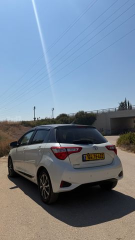 טויוטה יאריס