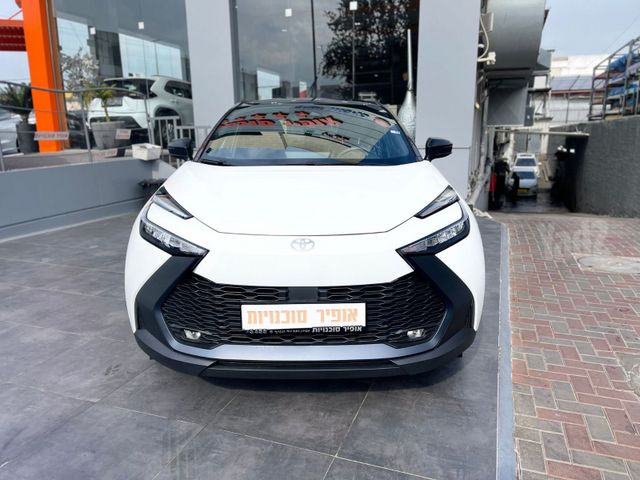 מודעת רכב טויוטה C-HR