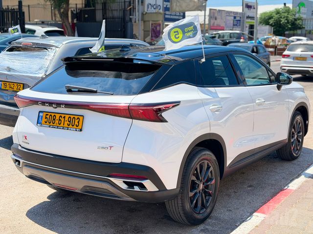 צ׳רי FX