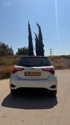 טויוטה יאריס